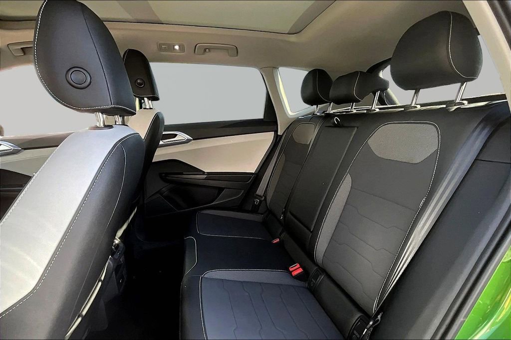Used 2025 Volkswagen Taos SE image 22