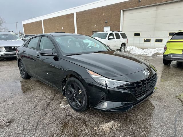 Used 2023 Hyundai Elantra SEL w/ Winter Weather Package image 11