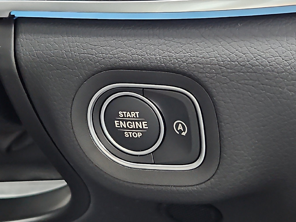 Used 2025 Mercedes-Benz GLS 450 4MATIC image 23