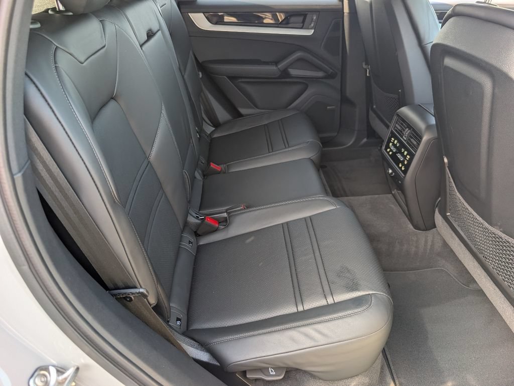 Certified 2026 Porsche Cayenne S AWD/4WD image 7