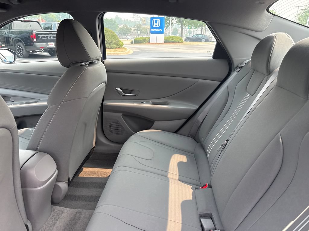 Certified 2023 Hyundai Elantra SEL FWD image 18
