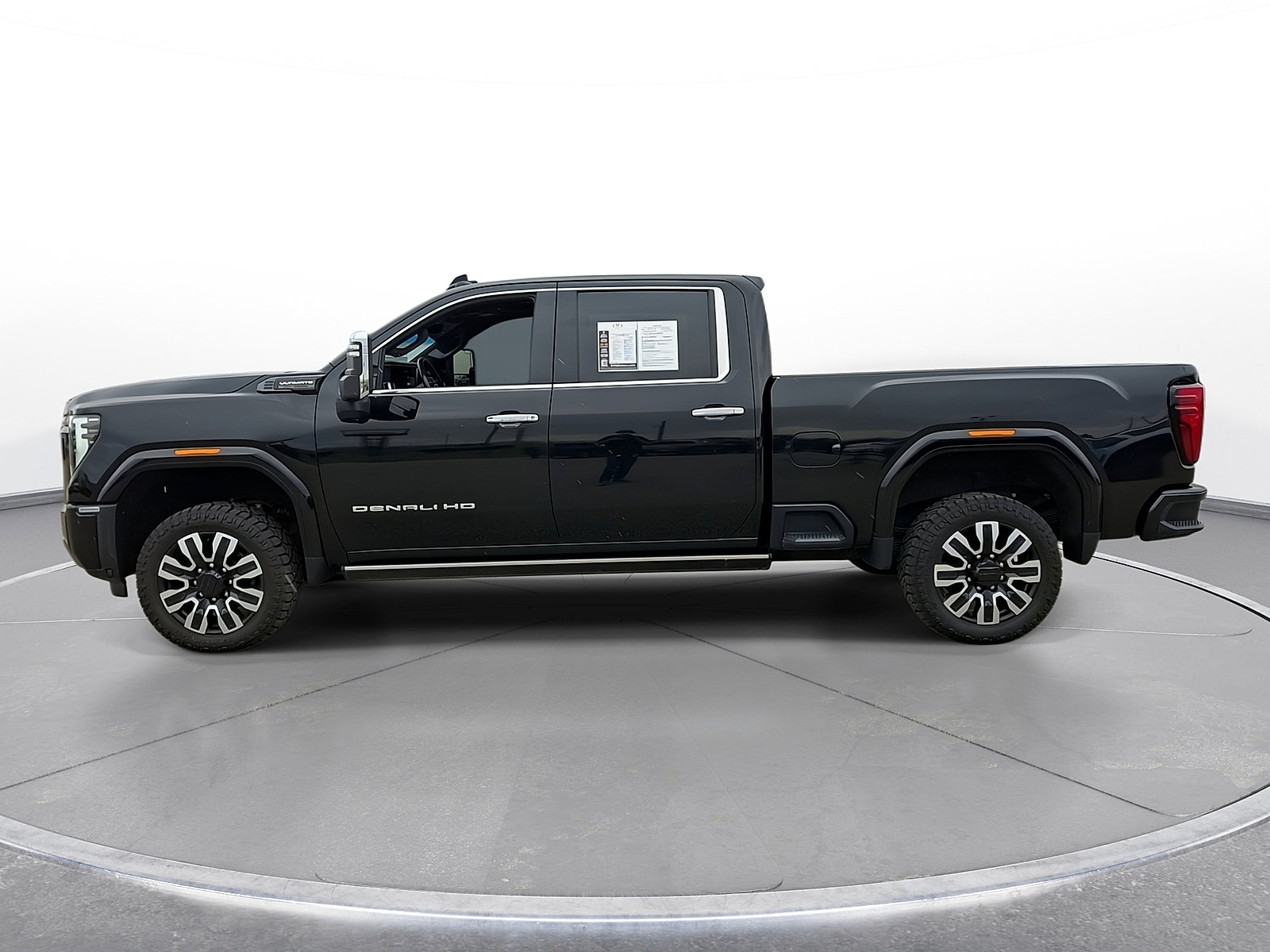 Used 2024 GMC Sierra 3500 Denali Ultimate AWD/4WD image 5