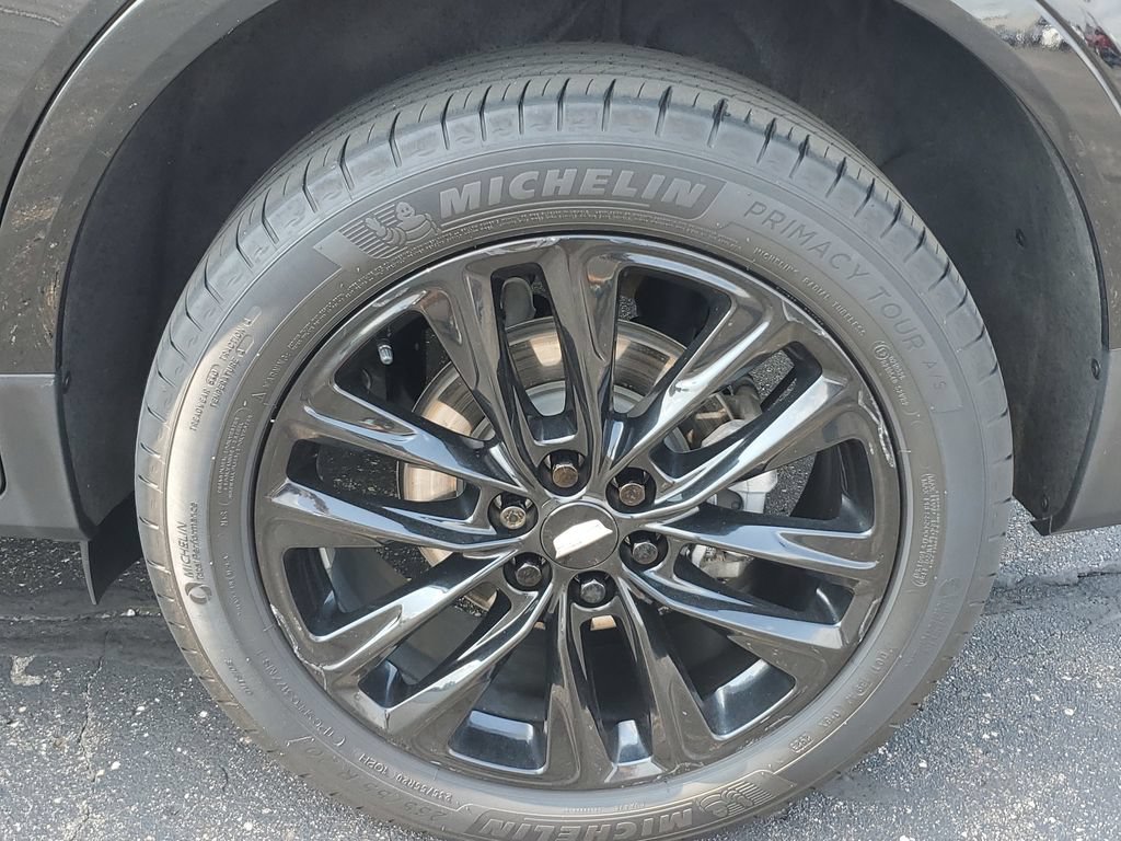Used 2024 Cadillac XT5 Premium Luxury w/ Technology Package AWD/4WD image 6
