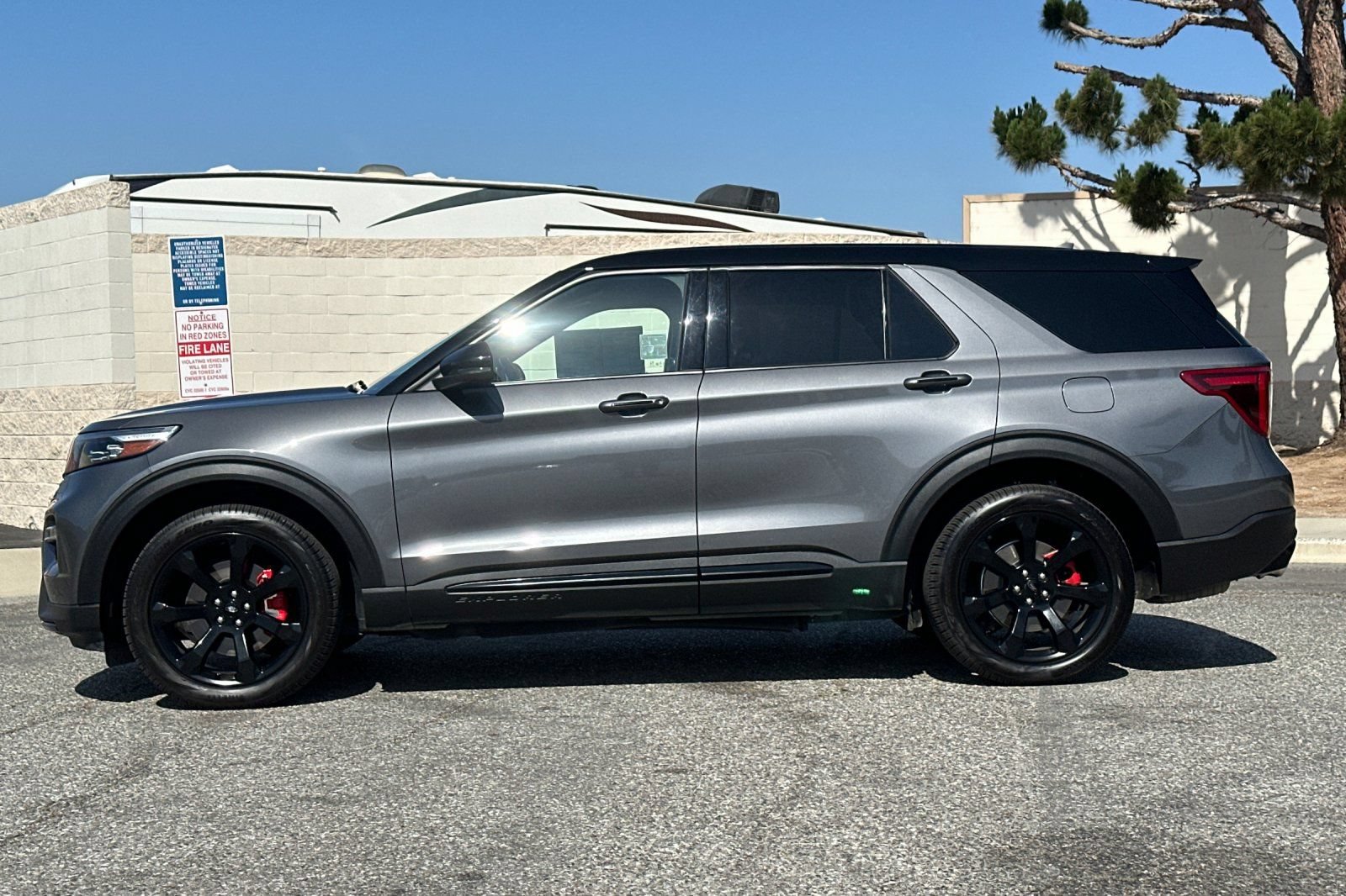Used 2022 Ford Explorer ST w/ Equipment Group 401A AWD/4WD image 7