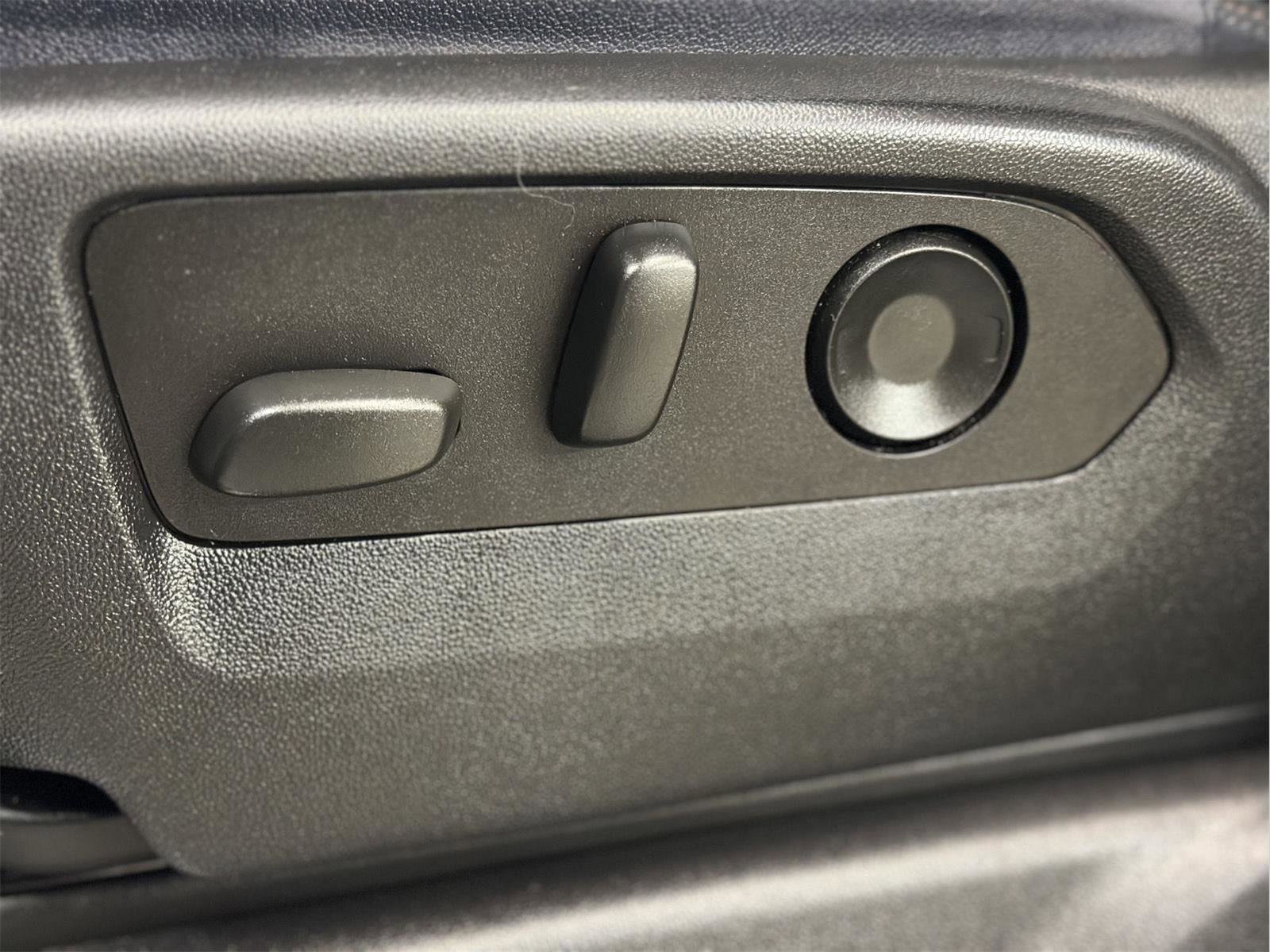 Certified 2024 Chevrolet Silverado 2500 High Country w/ Technology Package image 43