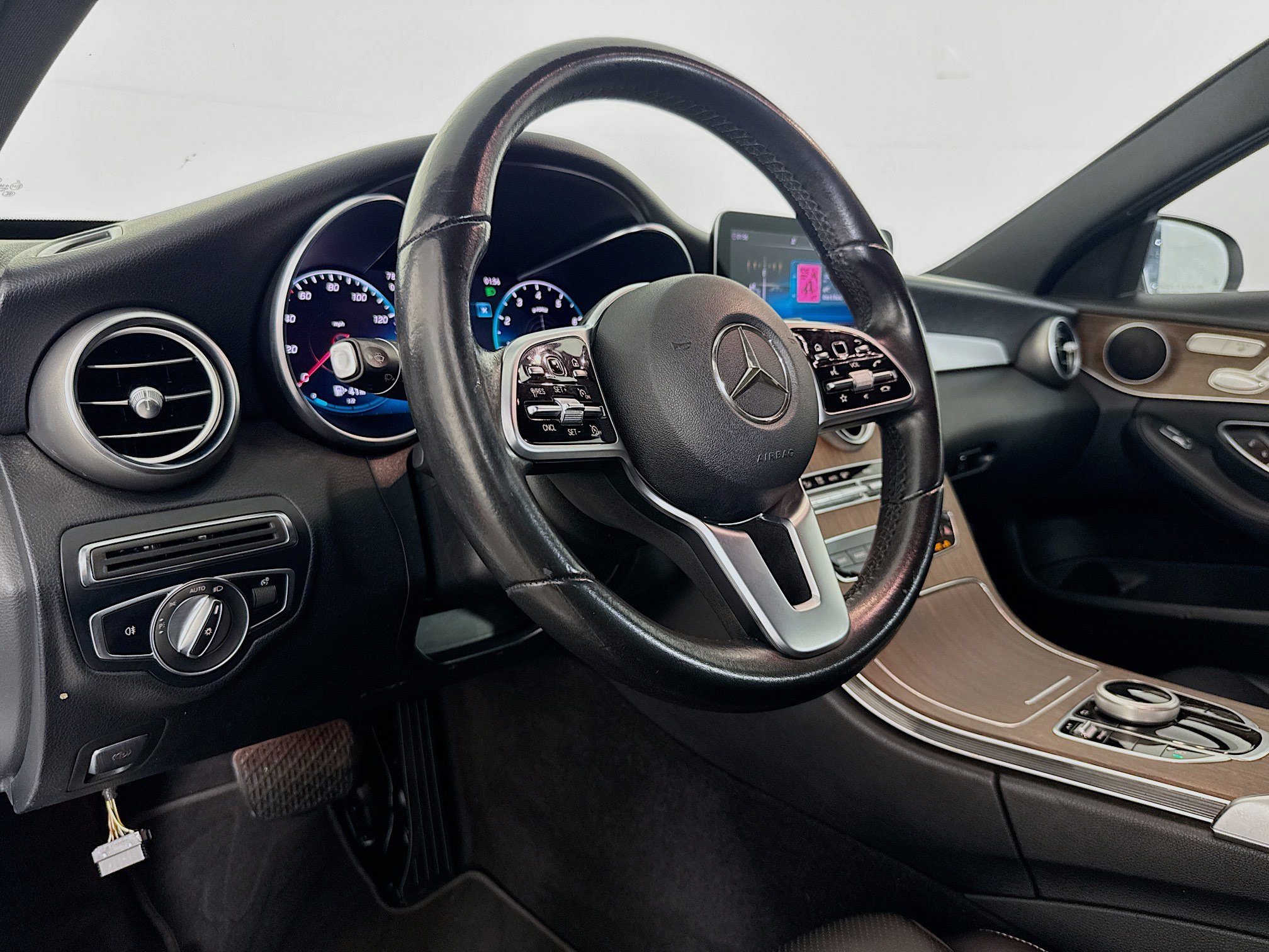 Used 2019 Mercedes-Benz C 300 Sedan w/ Premium Package image 20