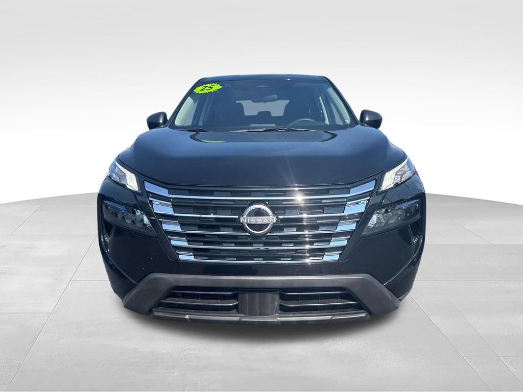 Used 2025 Nissan Rogue S AWD/4WD image 19