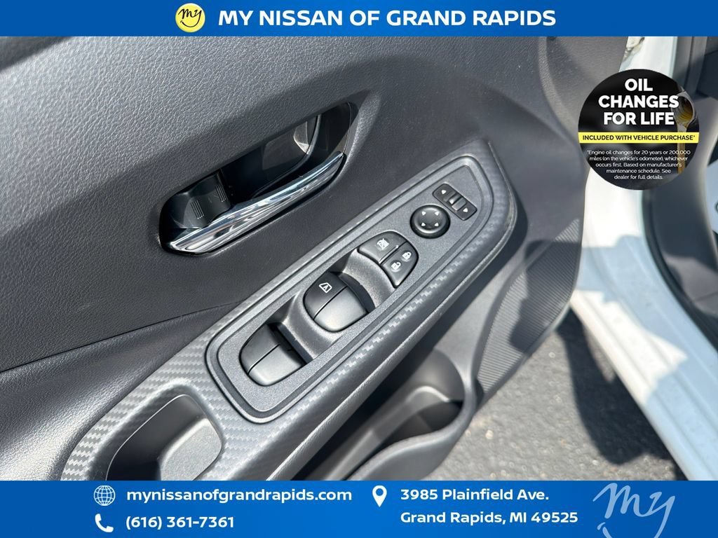 Used 2025 Nissan Versa SV w/ Trunk Package FWD image 12