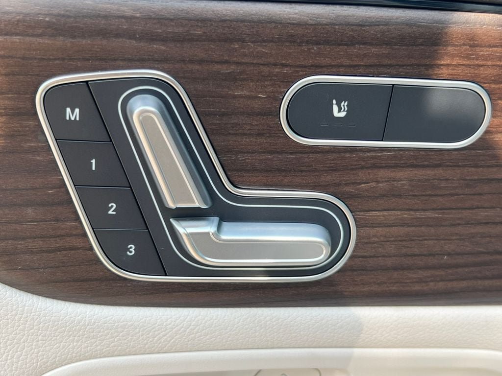 New 2026 Mercedes-Benz GLB 250 4MATIC image 14