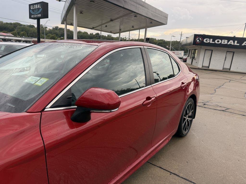 Used 2021 Toyota Camry SE w/ Cold Weather Package AWD/4WD image 22