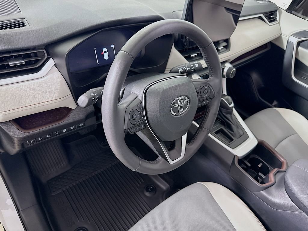 Used 2024 Toyota RAV4 Limited image 9