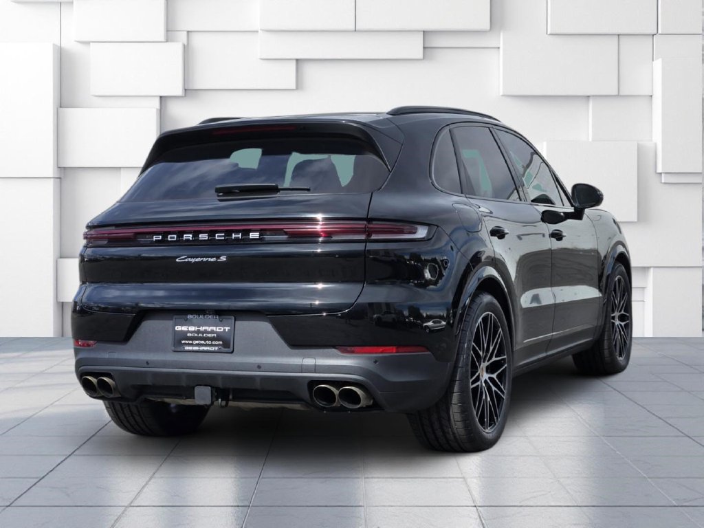 Used 2025 Porsche Cayenne S AWD/4WD image 7