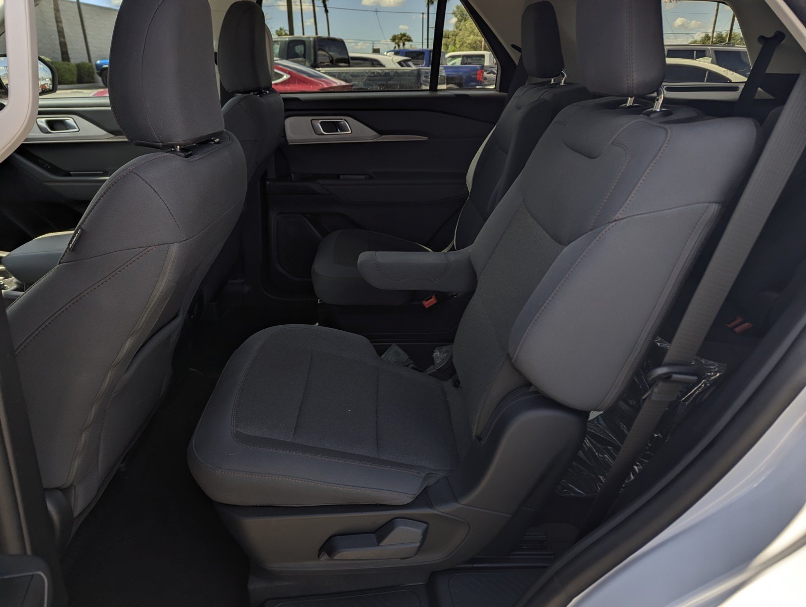 Certified 2025 Ford Explorer Active RWD image 8