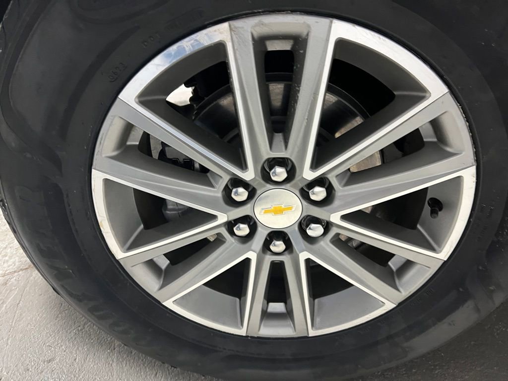 Used 2023 Chevrolet Traverse LT image 46