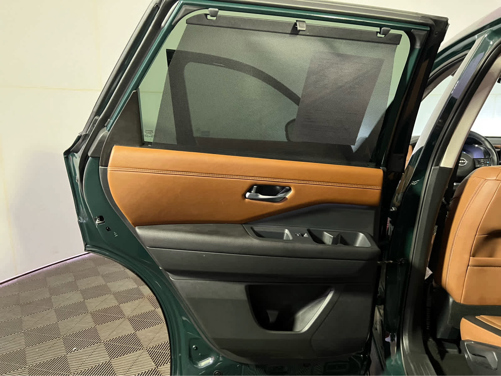 Certified 2024 Nissan Pathfinder Platinum w/ Cargo Package AWD/4WD image 26