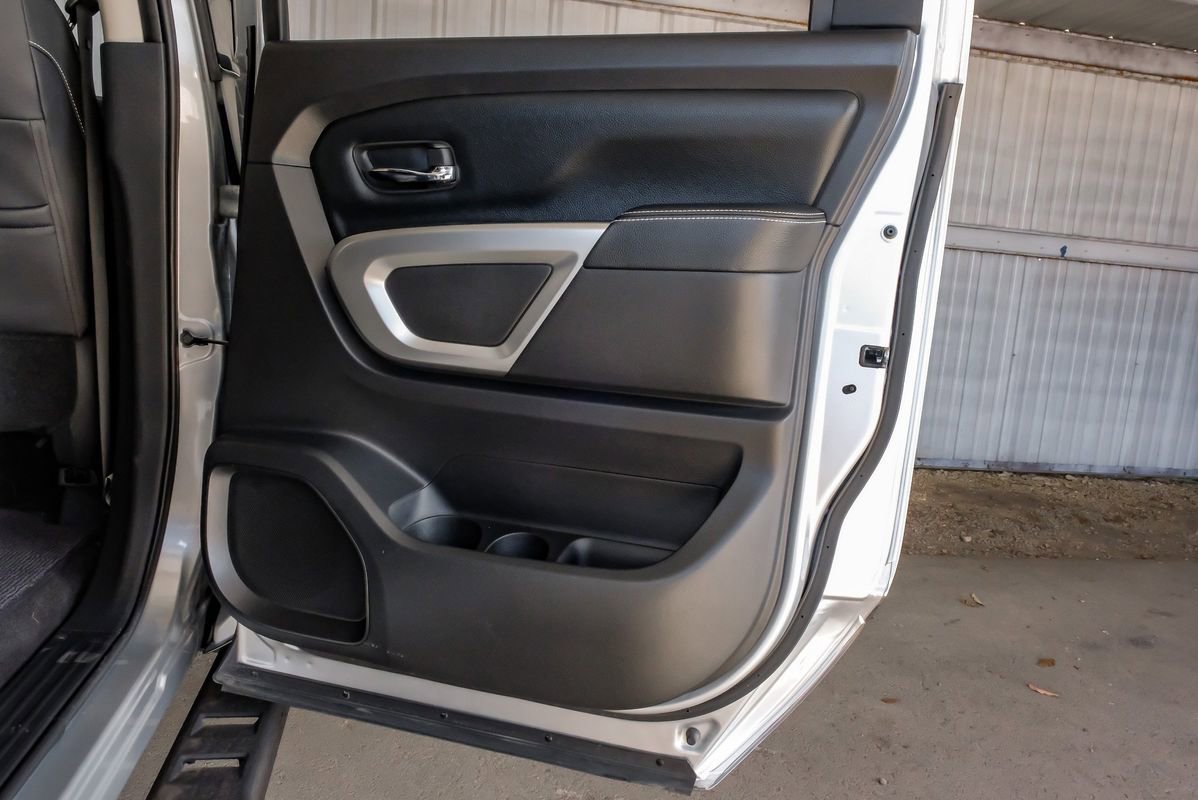 Used 2019 Nissan Titan PRO-4X image 45