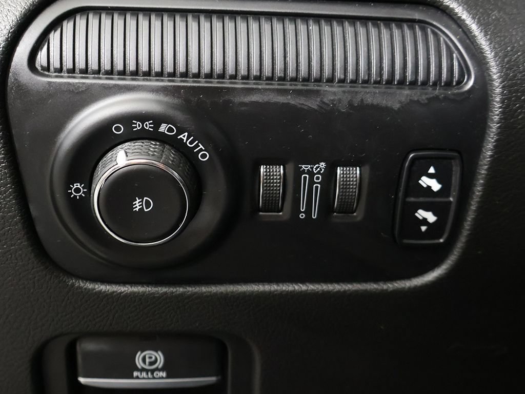 Used 2023 Jeep Wagoneer 4WD w/ Premium Group I image 48
