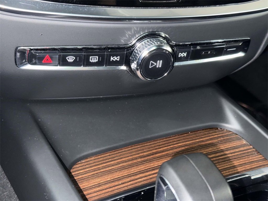 Used 2023 Volvo V60 B5 Cross Country Plus w/ Climate Package image 25