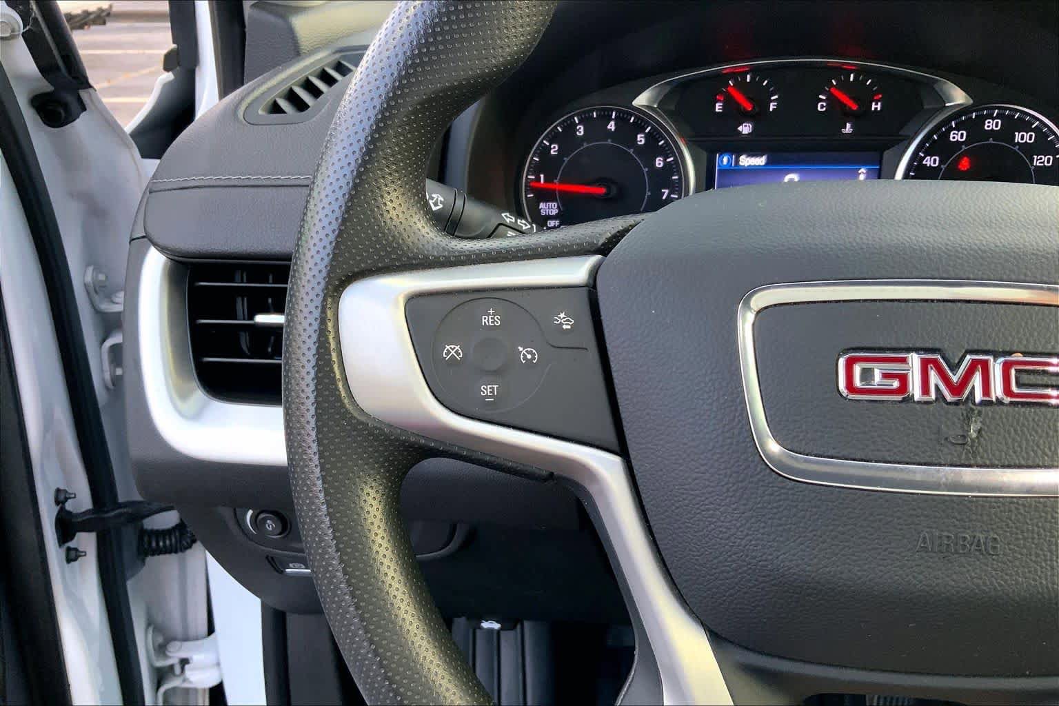 Used 2022 GMC Terrain SLE w/ Driver Convenience Package FWD image 23