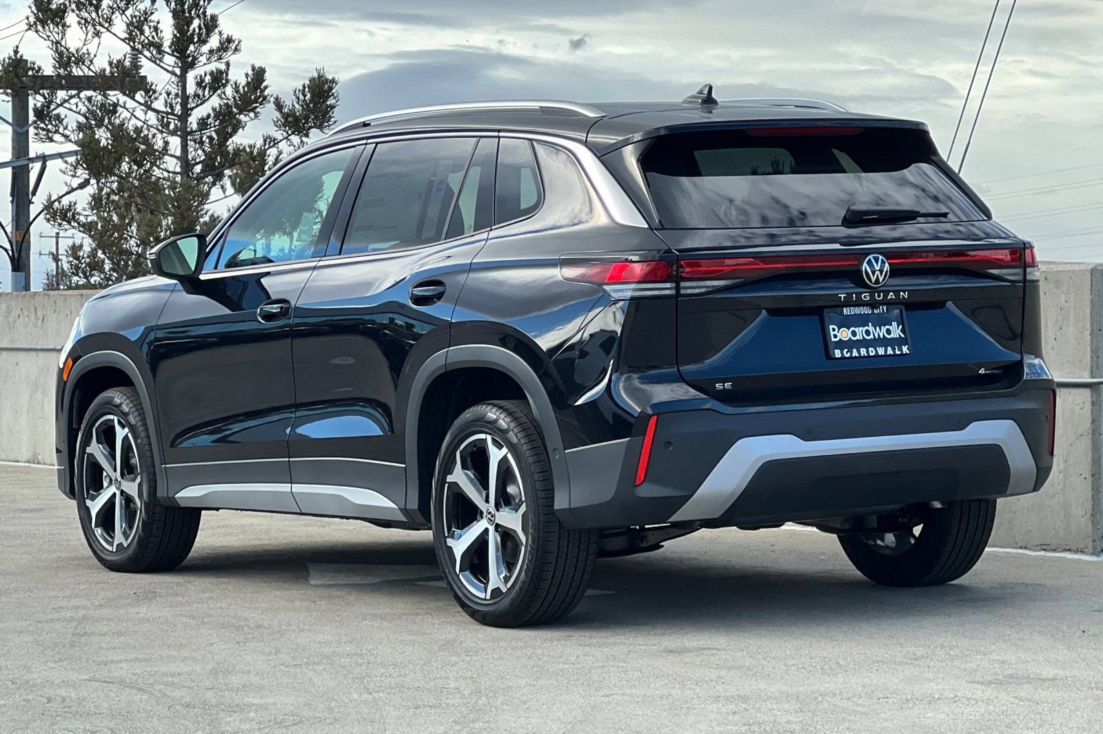New 2026 Volkswagen Tiguan SE AWD/4WD image 6