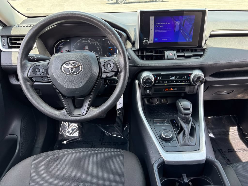Used 2025 Toyota RAV4 LE AWD/4WD image 19