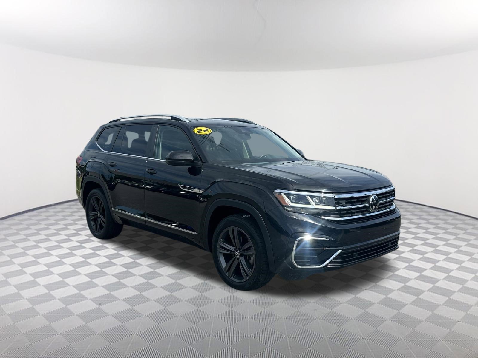 Used 2022 Volkswagen Atlas SEL R-Line AWD/4WD image 3
