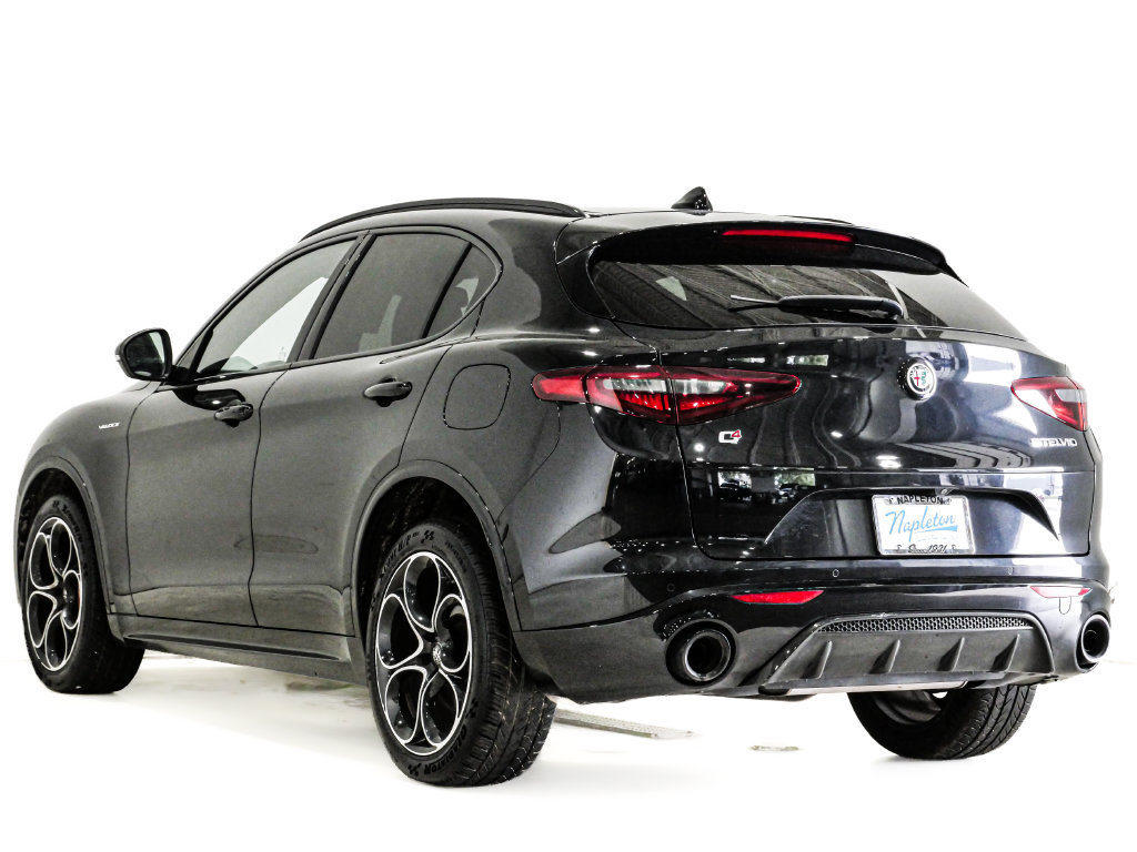 Used 2023 Alfa Romeo Stelvio Veloce AWD/4WD image 9