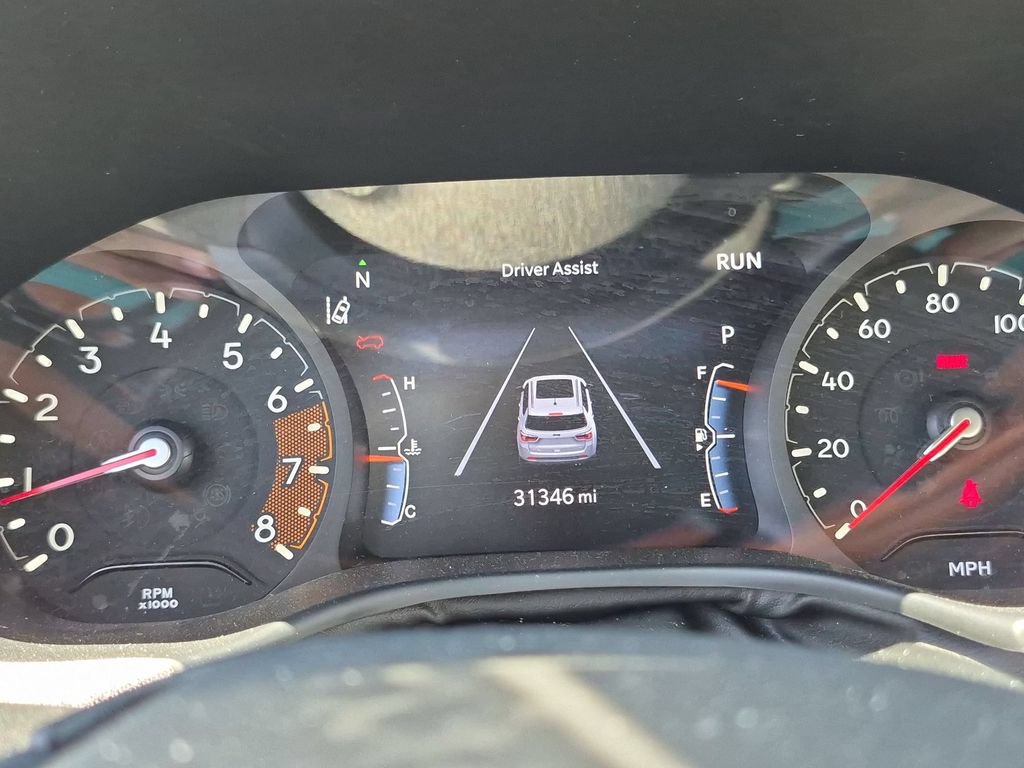 Used 2025 Jeep Compass Latitude w/ Sun & Sound Group AWD/4WD image 16