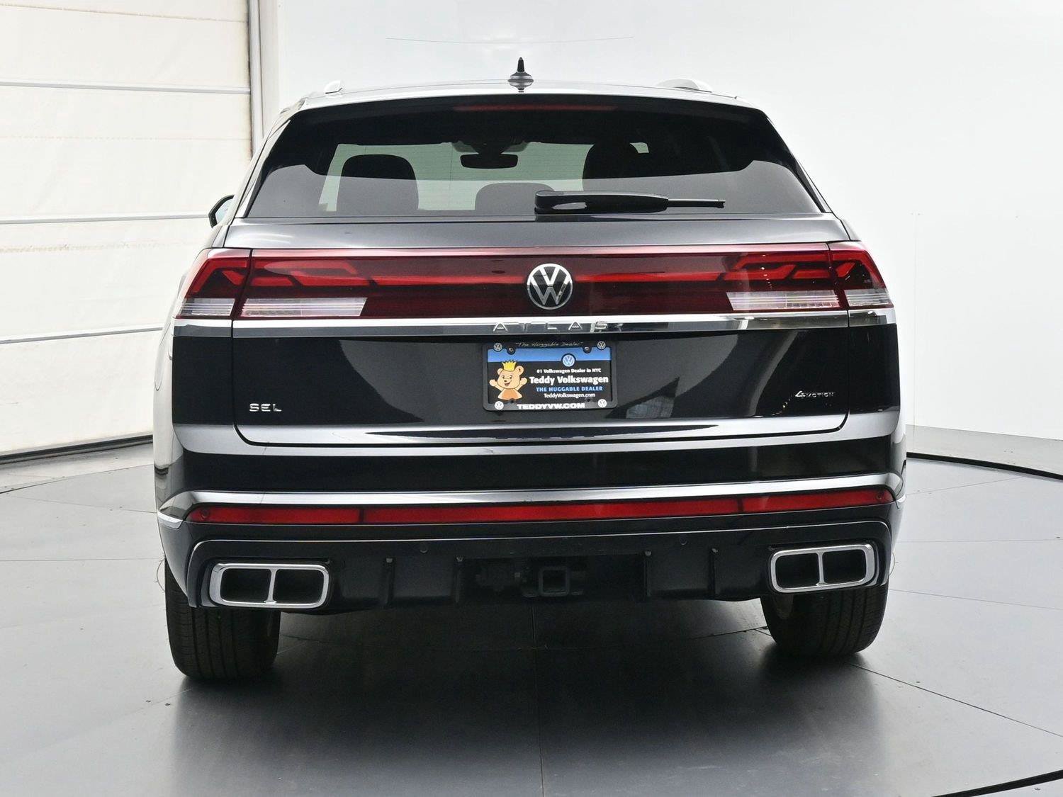 Certified 2024 Volkswagen Atlas Cross Sport SEL R-Line AWD/4WD image 28
