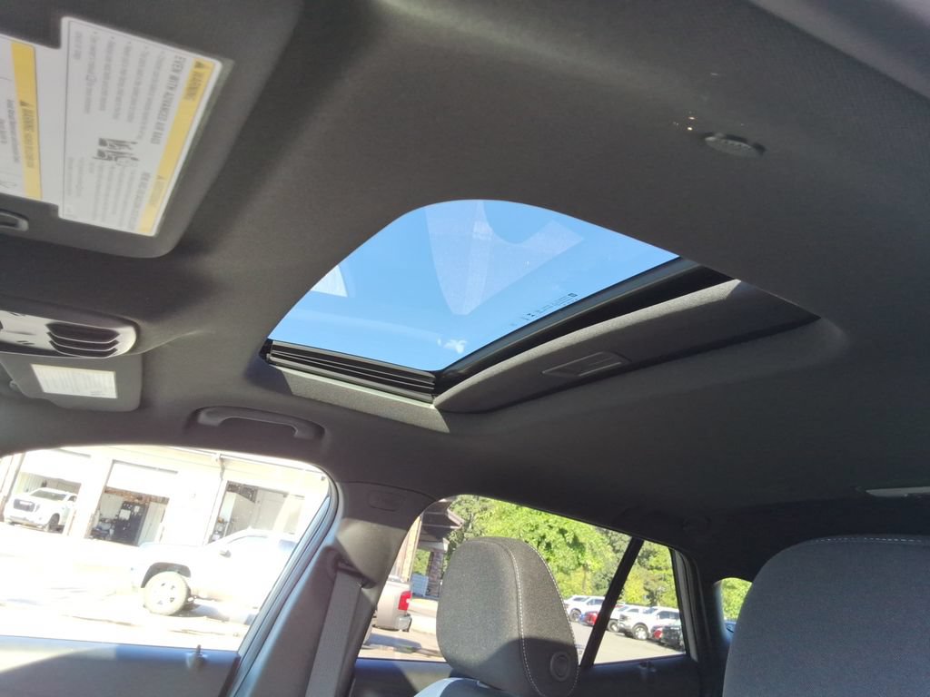 New 2026 Chevrolet Trax RS w/ Sunroof Package FWD image 23