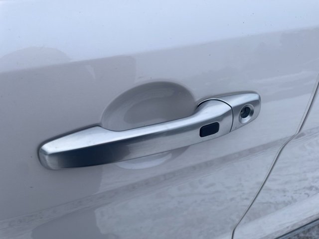 Used 2018 Ford Explorer Platinum image 16