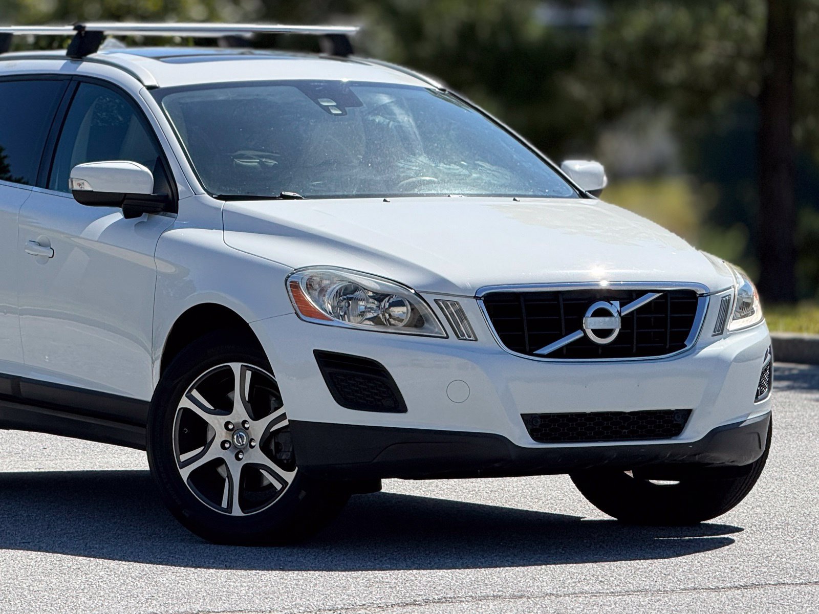 Used 2011 Volvo XC60 T6 AWD/4WD image 46