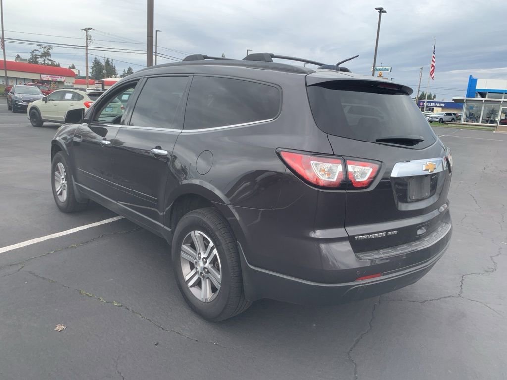 Used 2017 Chevrolet Traverse LT image 2