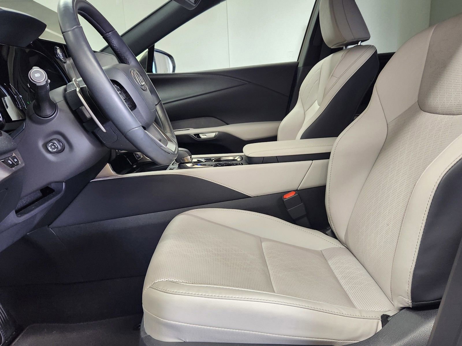 Used 2023 Lexus RX 350 Premium Plus w/ Accessory Package (Z1) image 16