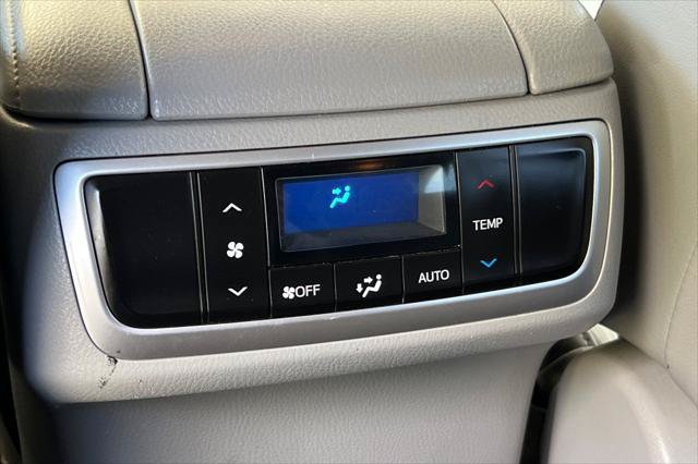 Certified 2019 Toyota Highlander Plus FWD image 14