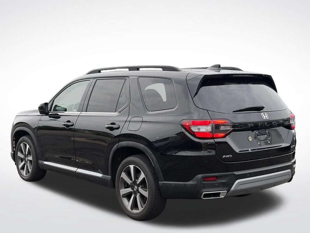 Used 2024 Honda Pilot Touring image 5