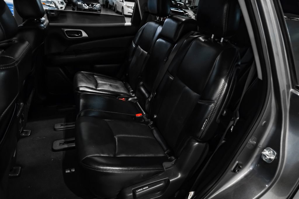 Used 2020 Nissan Pathfinder Platinum FWD image 42
