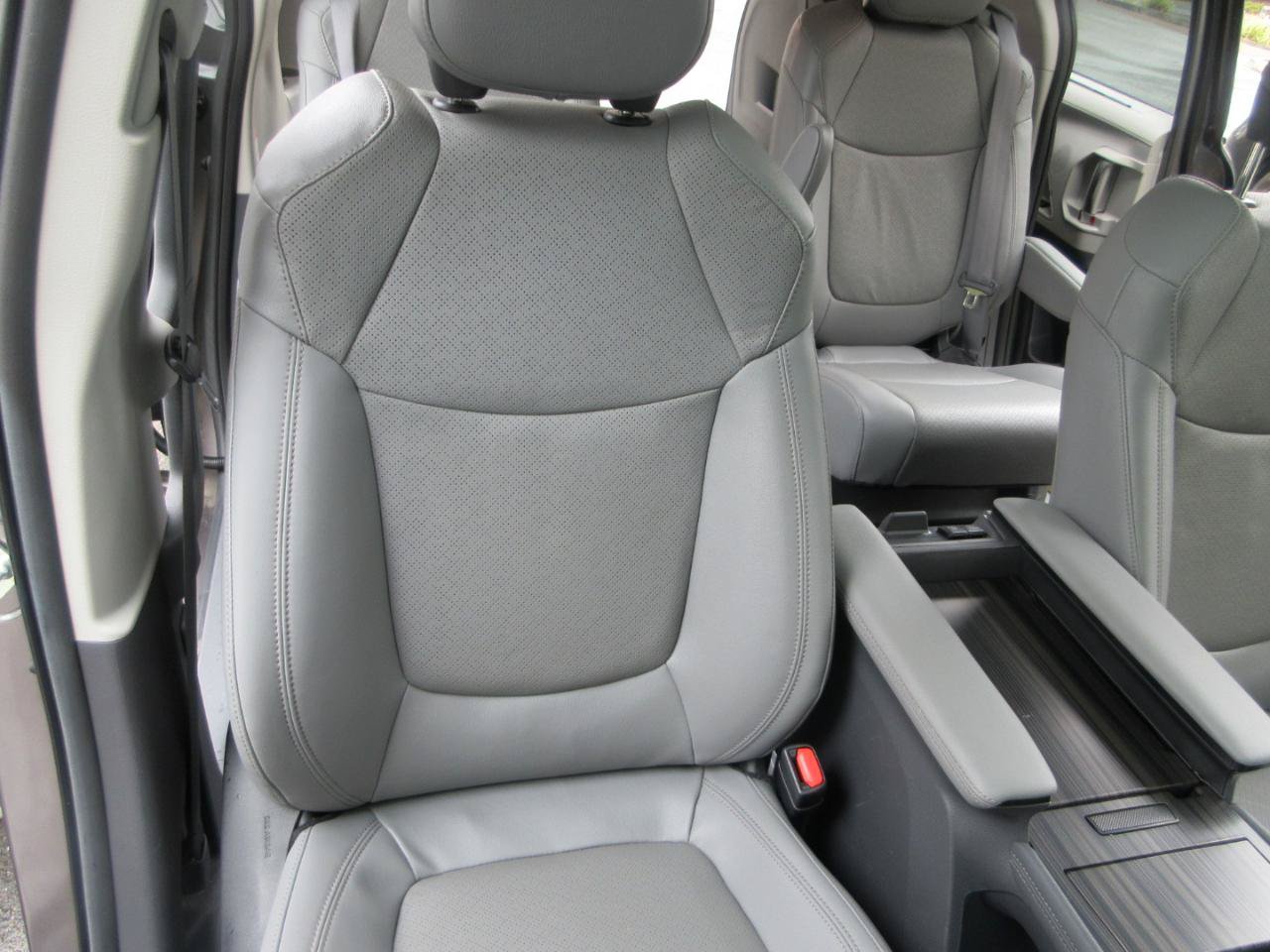 Used 2024 Toyota Sienna Limited AWD image 26