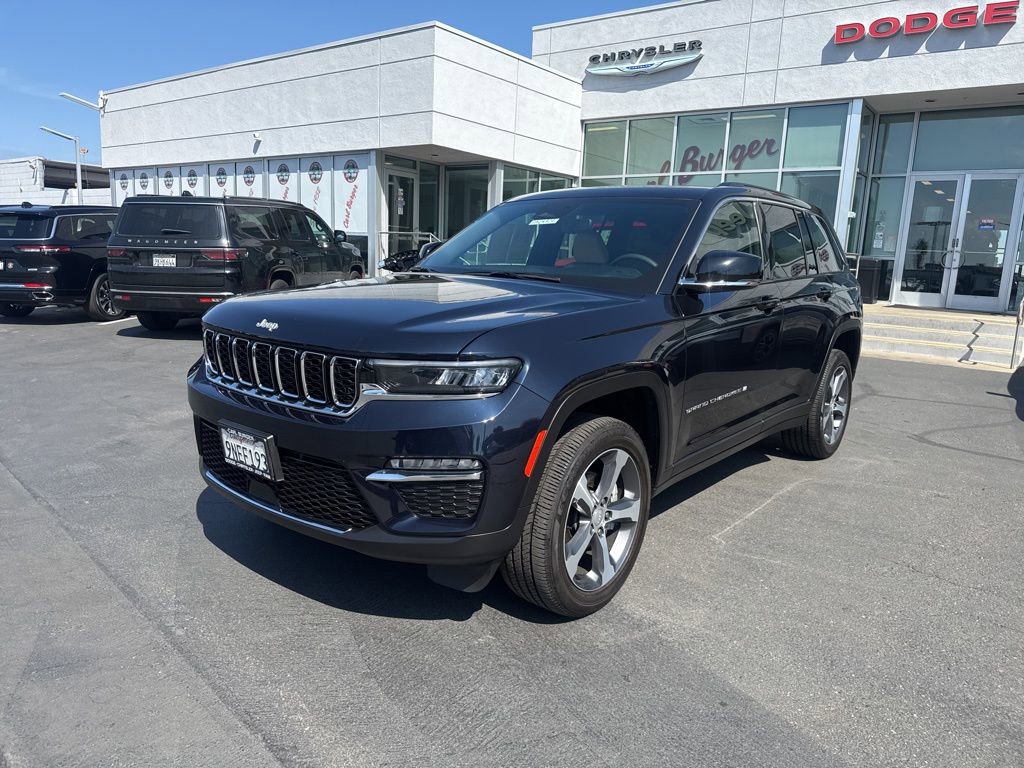 Certified 2024 Jeep Grand Cherokee Limited image 3