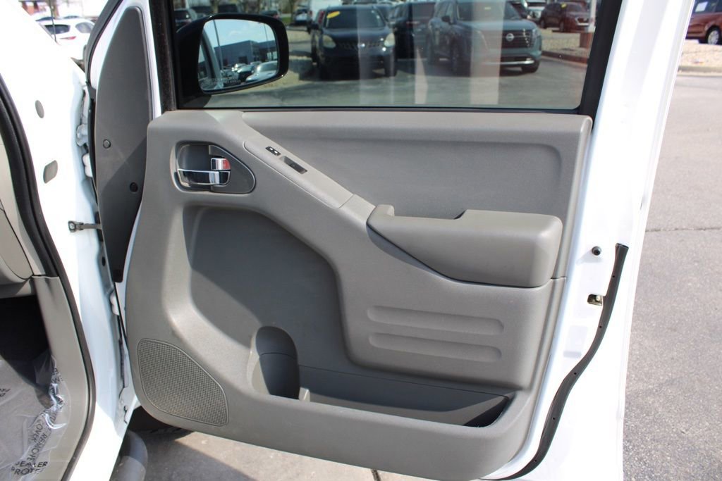Used 2020 Nissan Frontier SV w/ Midnight Edition Floor Mats image 21