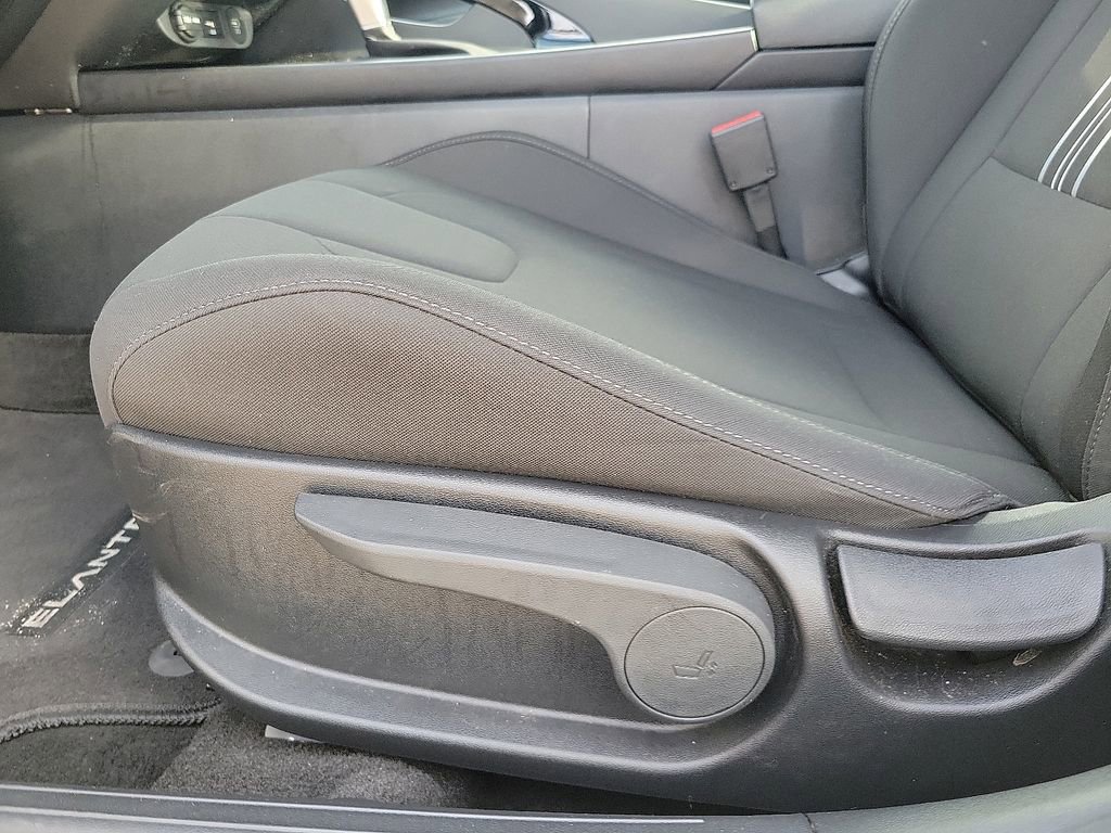 Used 2024 Hyundai Elantra SEL w/ Convenience Package image 12