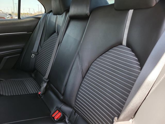 Used 2020 Toyota Camry SE w/ Carpet Mat Package image 11