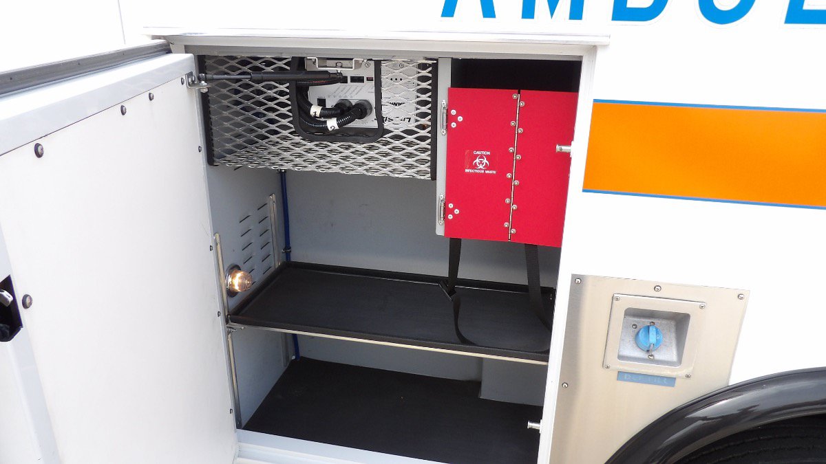 Used 2012 Ford F450 XLT w/ Ambulance Preparation Pkg RWD image 19
