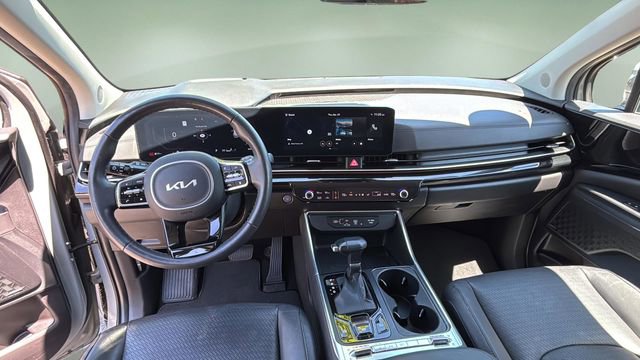 Used 2025 Kia Carnival SX Prestige FWD image 16