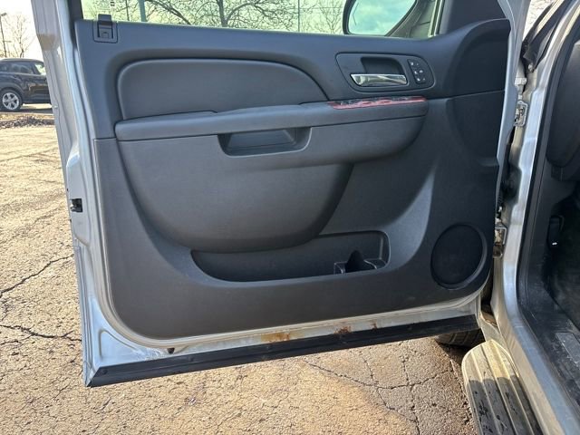 Used 2013 Chevrolet Avalanche LTZ image 11