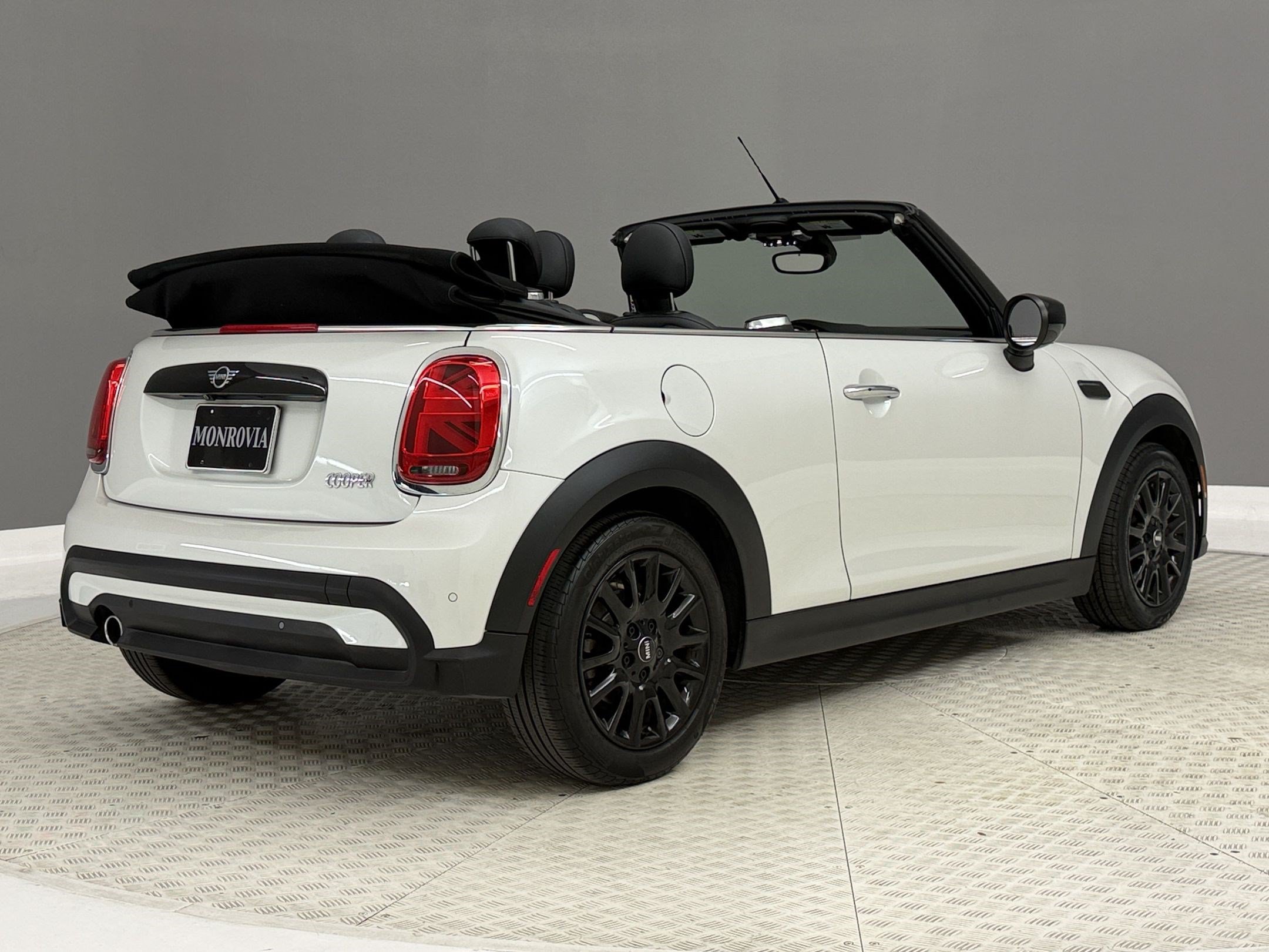 Certified 2024 MINI Cooper Convertible FWD image 9
