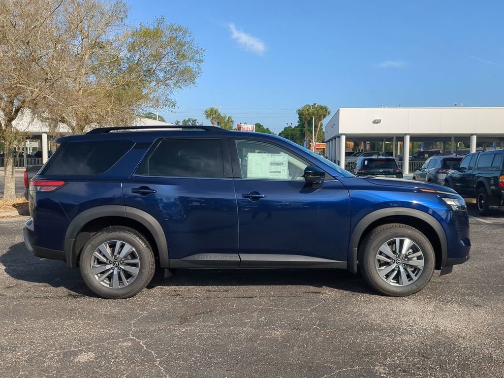 New 2026 Nissan Pathfinder SL AWD/4WD image 3