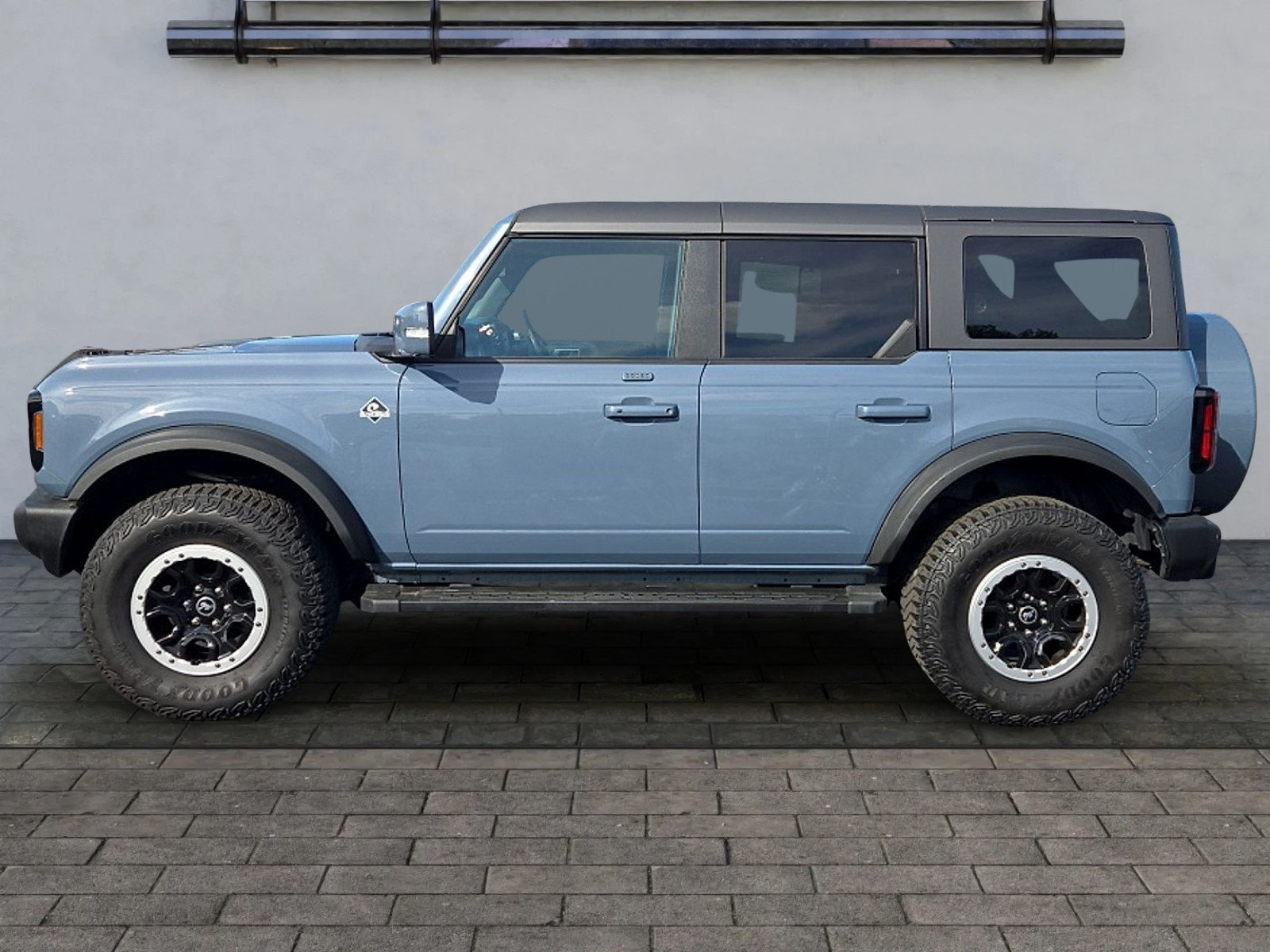 Certified 2023 Ford Bronco Outer Banks w/ Sasquatch Package AWD/4WD image 6