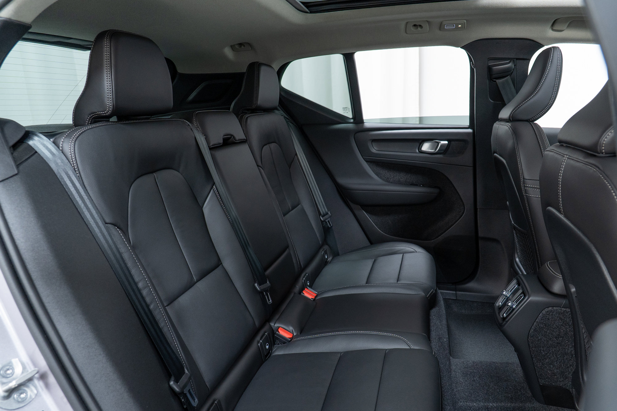 New 2026 Volvo XC40 B5 Plus w/ Protection Package Premier image 24