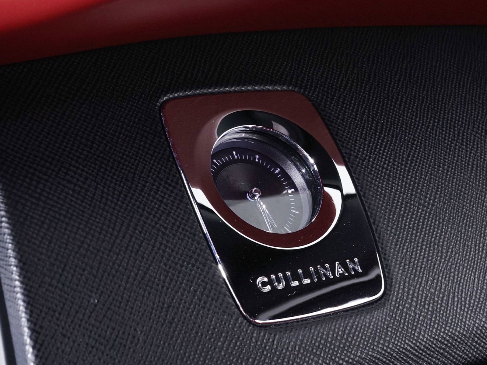 Used 2022 Rolls-Royce Cullinan w/ Cullinan Package image 31